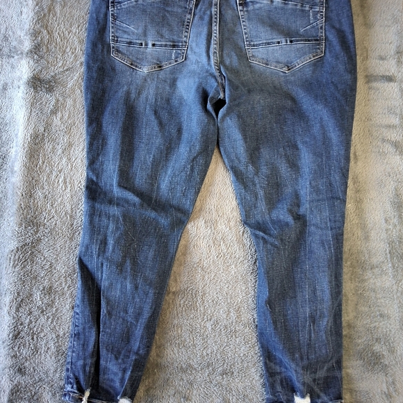 BKE Jeans Womens Size 38 Victoria Universal Fit Mid Rise Ankle Skinny Distressed - Picture 15 of 15